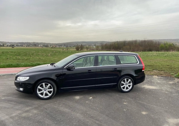 Volvo V70 cena 56500 przebieg: 157800, rok produkcji 2015 z Rzeszów małe 562